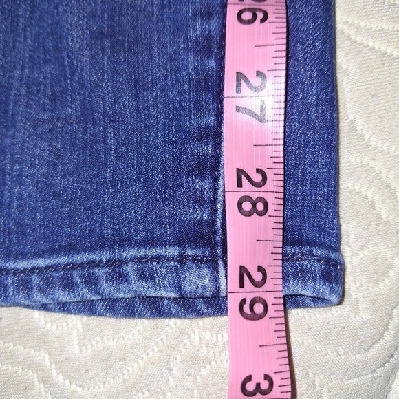 A pair of Athleta jeans in a size 4 with an inseam of 29". - Picture 6 of 8